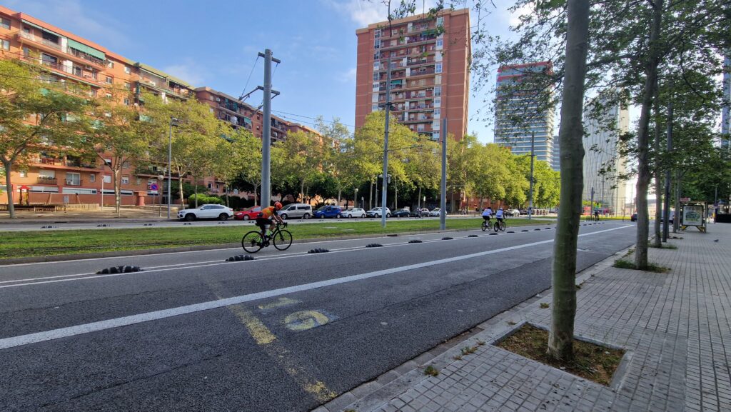 biciclisti combinezoane avigunda diagonal