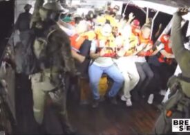 Momentul în care o navă cu ajutoare pentru Gaza este interceptată de armata israeliană. Acuzații de „răpire” (Video)