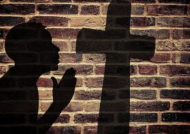 Copilă din Sibiu, supusă unui ritual sinistru de exorcizare chiar de mama sa. Fetița a fost preluată de Protecția Copilului