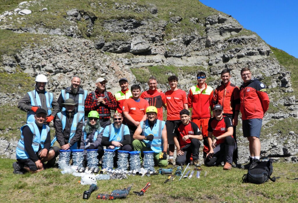 Traseu periculos din Bucegi, asigurat de voluntari și salvamontiști