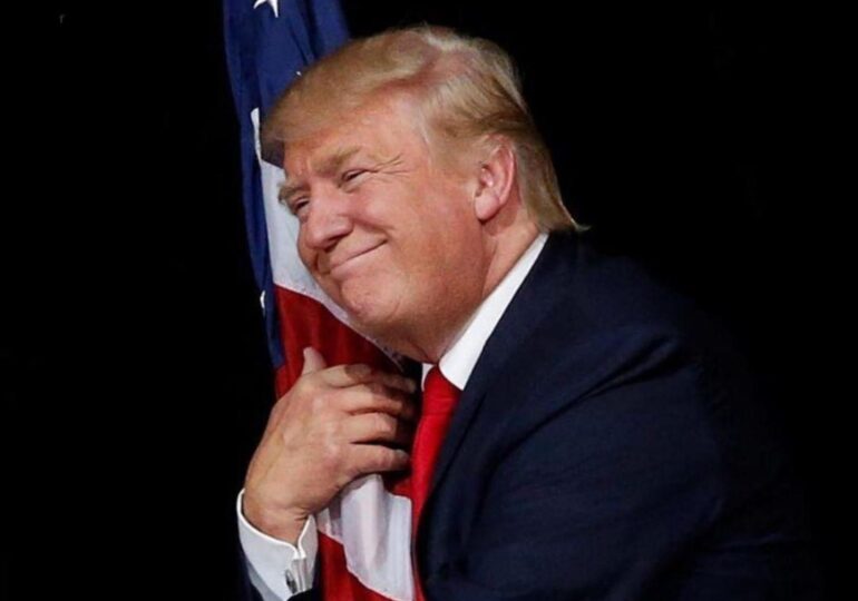 Trump, lovit unde îl doare mai tare. Războiul tarifelor a devenit o armă cu două tăișuri