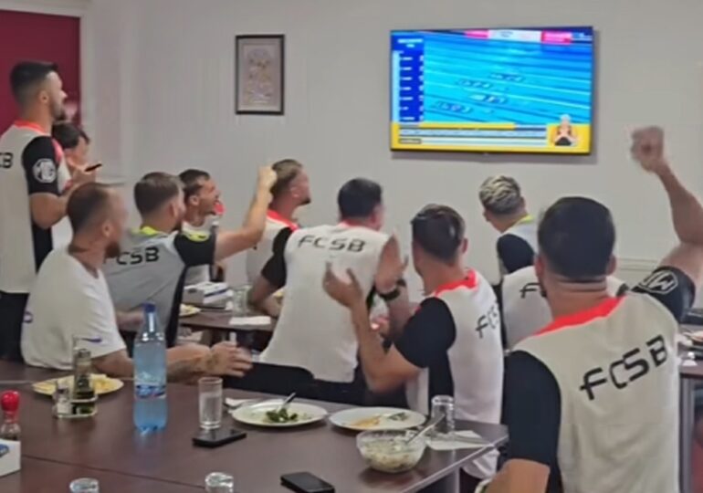 FCSB, cu ochii pe David Popovici: Roș-albaștrii au aclamat succesul campionului în proba de 200 m liber Video