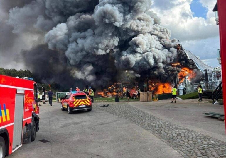 Scena principală a unui mare festival de muzică din Belgia distrusă de un incendiu (Foto & Video)
