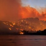 Incendiu puternic în Creta. 1.500 de persoane au fost evacuate, inclusiv români: Focul era deja la casa noastră (Foto & Video)