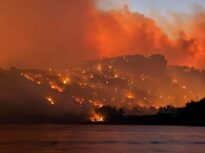 Incendiu puternic în Creta. 1.500 de persoane au fost evacuate, inclusiv români: Focul era deja la casa noastră (Foto & Video)