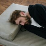 Somnul neregulat reduce forța și accelerează îmbătrânirea mușchilor