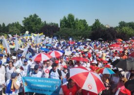 Proteste la Parlament, în ziua asumării. Sindicaliștii din Sănătate și Educație au ieșit în stradă pe cod roșu (Video&galerie foto)