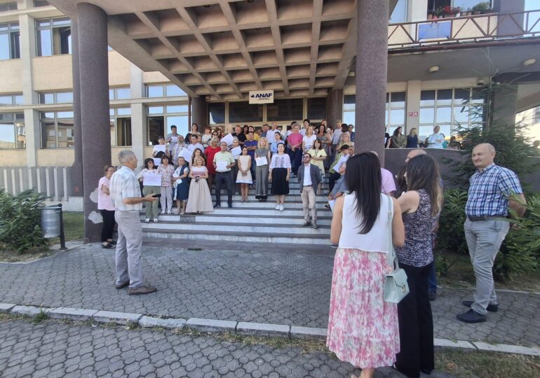 Ziua 3 de proteste. Bugetarii de la Finanțe, ANAF, PMB, Apele Române și instanțe, în revoltă generală: "N-o să venim la muncă în ziua în care se dau salarii, pensii, n-o să venim!"(Foto)