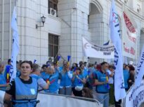 Bugetarii de la Finanțe și ANAF protestează: Nu noi trebuie să plătim austeritatea! (Video)