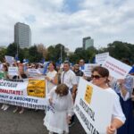 Sindicaliștii protestează în Piața Victoriei. Acuză că niciun reprezentant al Guvernului nu a ieșit să discute cu ei (Video)