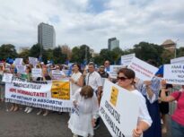 Sindicaliștii protestează în Piața Victoriei. Acuză că niciun reprezentant al Guvernului nu a ieșit să discute cu ei (Video)