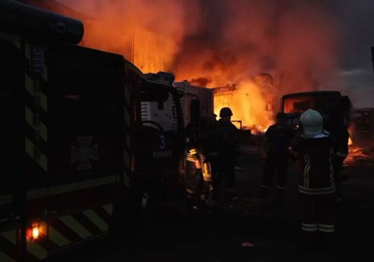 Ziua 1239 Rușii lovesc din toate direcțiile. Ucraina și Rusia montează plase anti-dronă. 9.000 de atacuri chimice