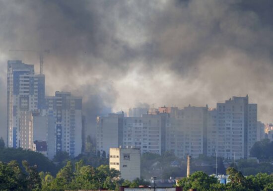 <span style="color:#990000;">Ziua 1480</span> Kievul, sub foc. Tren lovit în Harkov. Atacuri la o rafinărie și o uzină chimică din Rusia