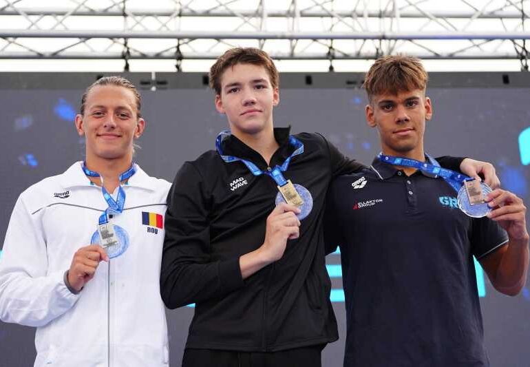 Robert Badea, medaliat cu argint în proba de 200 m mixt, la Campionatele Europene de înot pentru juniori