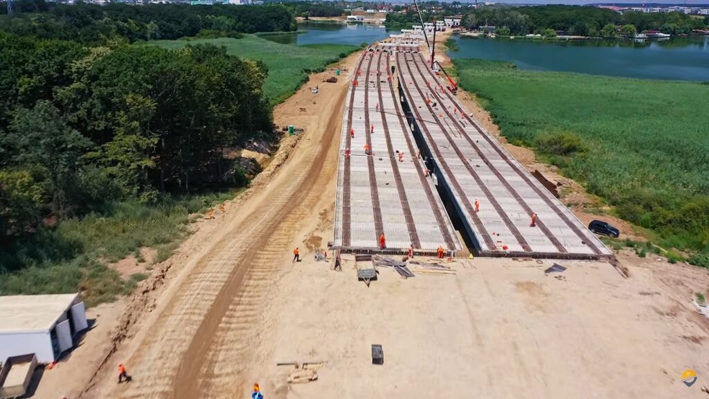 Ne împiedicăm de un ciot: Sfârșitul toamnei 2025 pe A0 Cernica-Pantelimon, între inaugurare și „un frumos muzeu”