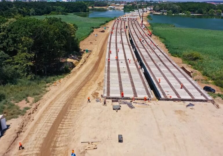 Ne împiedicăm de un ciot: Sfârșitul toamnei 2025 pe A0 Cernica-Pantelimon, între inaugurare și "un frumos muzeu"