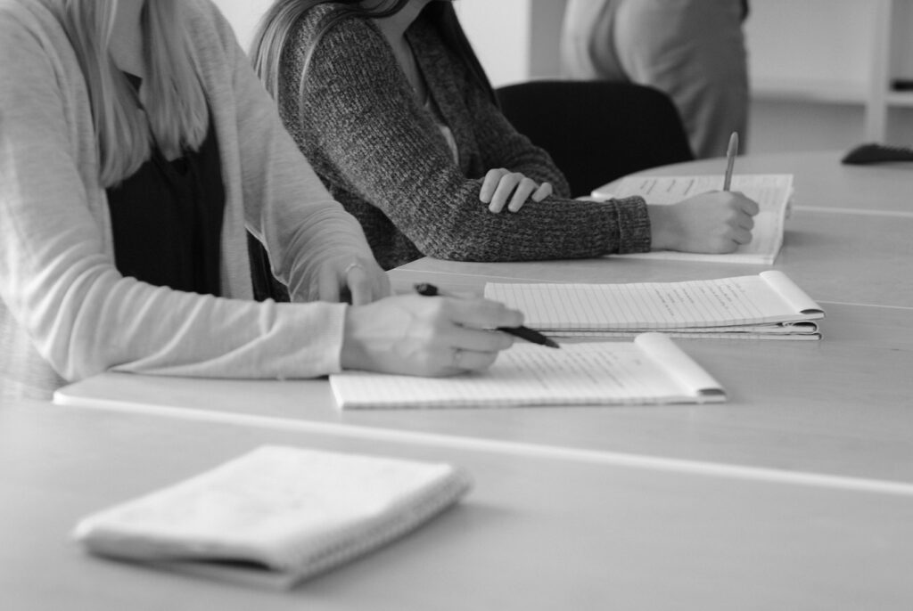 Mai puțini consilieri în primării: Sunt peste 10.000 în toată țara