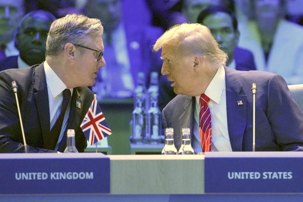 CNN: Furtuna Epstein ar putea doborî un lider mondial, dar nu e Trump
