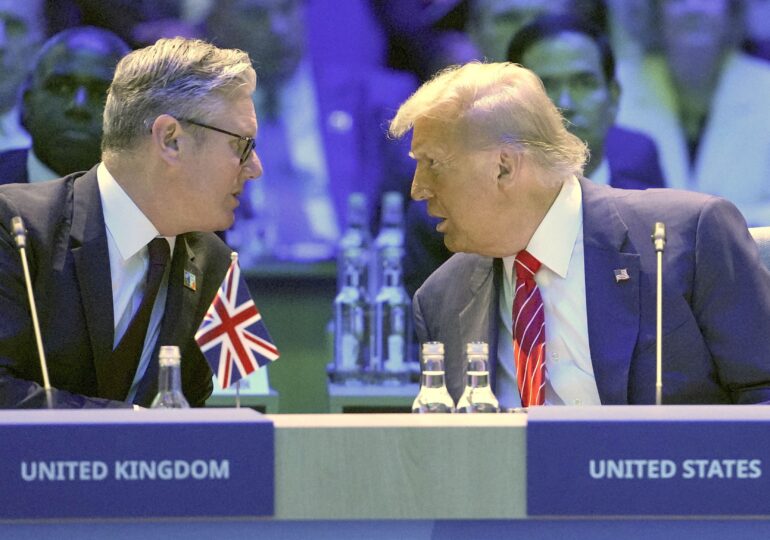 Trump reia atacurile la adresa primarului Londrei. Starmer îl întrerupe: „Este prietenul meu”