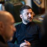 Zelenski reacționează la furia străzii și promite reforme urgente: Totul trebuie curățat de influența rusă