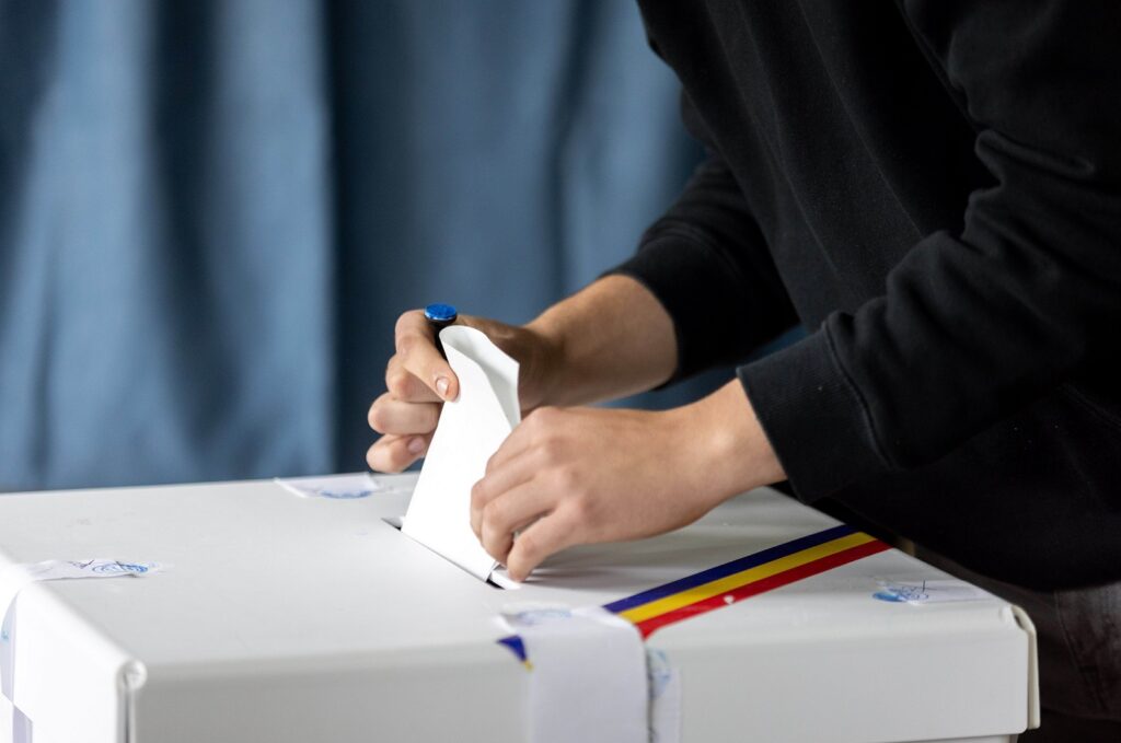 Proiect-pilot pentru alegătorii din București cu dizabilități de vedere – unde și cum pot vota