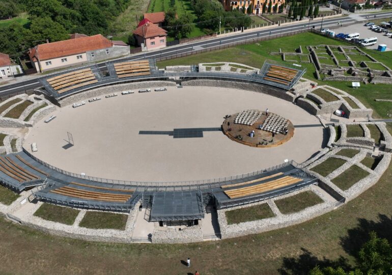S-a redeschis Amfiteatrul roman de la Ulpia Traiana Sarmizegetusa, după o amplă restaurare (Foto)