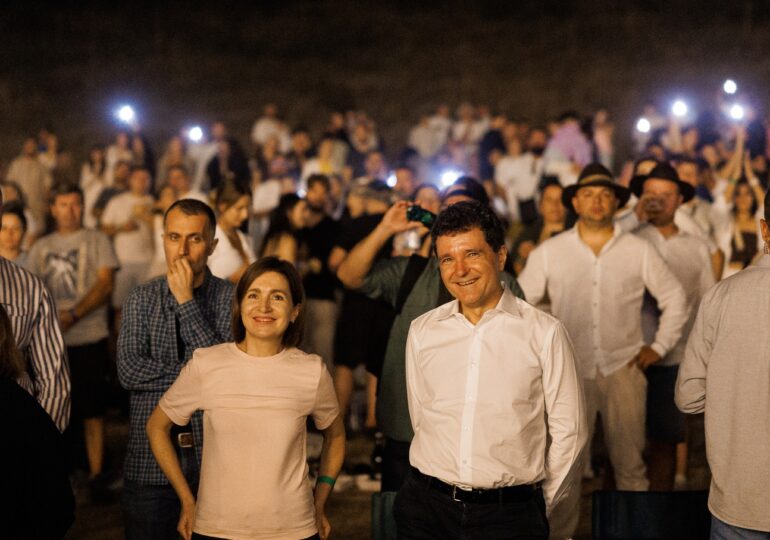 Ce a căutat Nicușor Dan lângă Maia Sandu