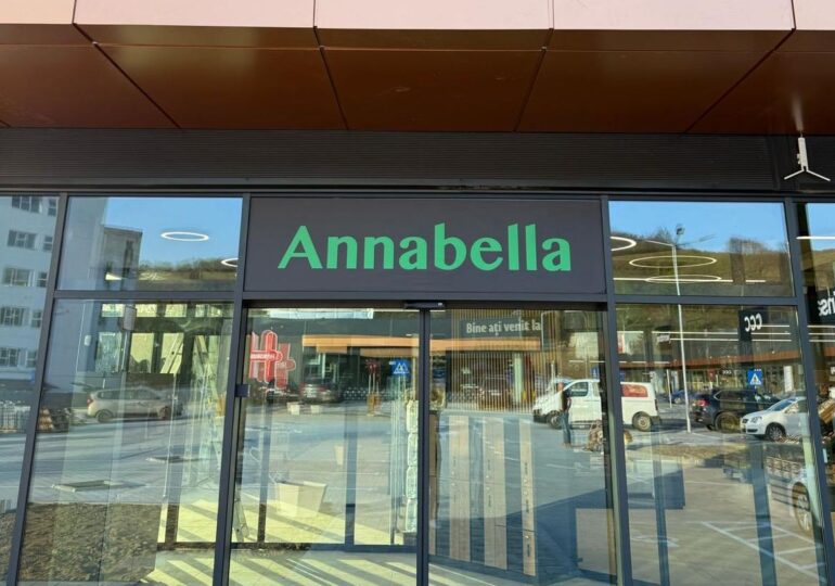 Premieră: O companie românească preia 87 de magazine Mega Image