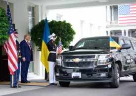 Cum vrea să intre Trump în istorie: Casa Albă a publicat o poză cu el, Zelenski și harta Ucrainei pe fundal