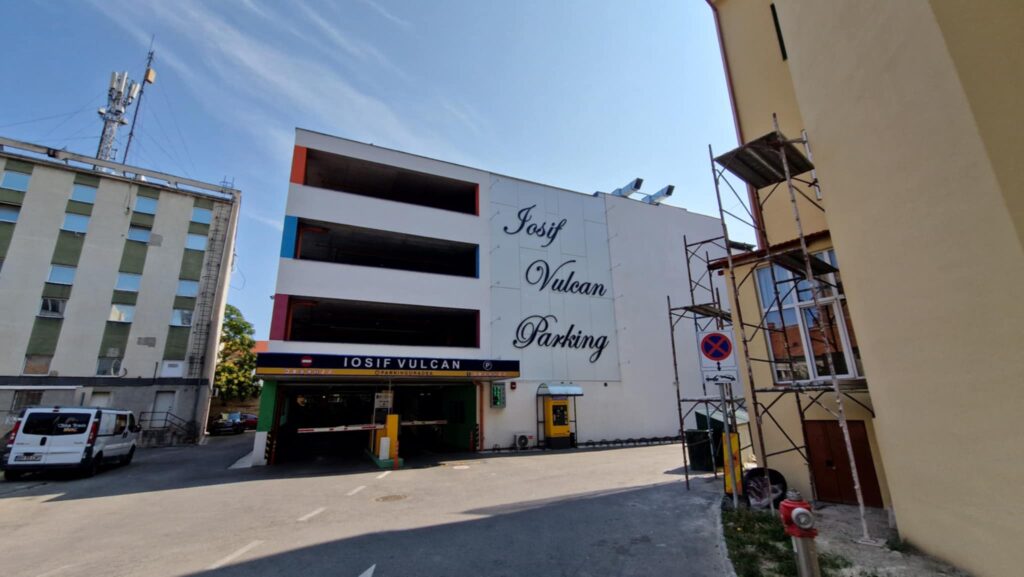 Parcare Iosif Vulcan exterior