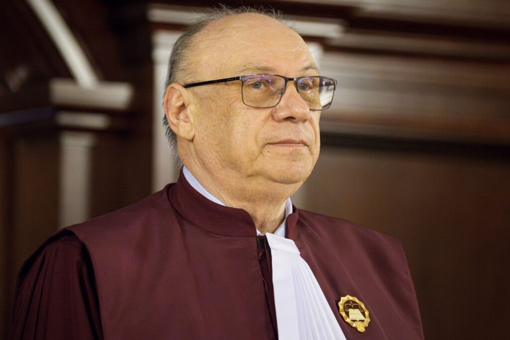 Marian Enache, judecător CCR