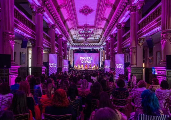 Descoperă magia online-ului la Digital Divas 2025