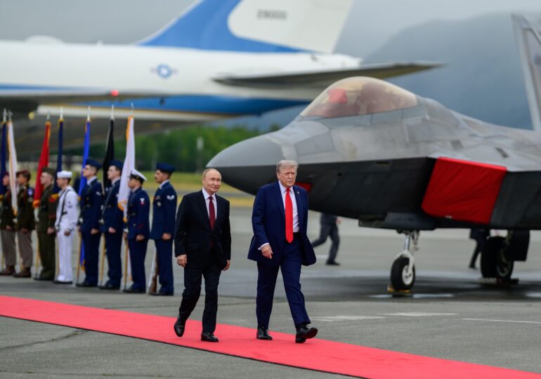 Trump e supărat pe Putin, dar încă îl mai așteaptă: alte două săptămâni pentru pacea care nu mai vine