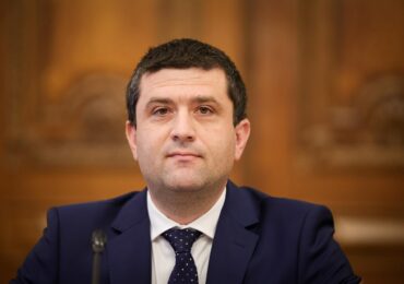 Nicușor Dan a spus că drona de la Galați a fost deviată de Ucraina. Ministrul Apărării evită să confirme