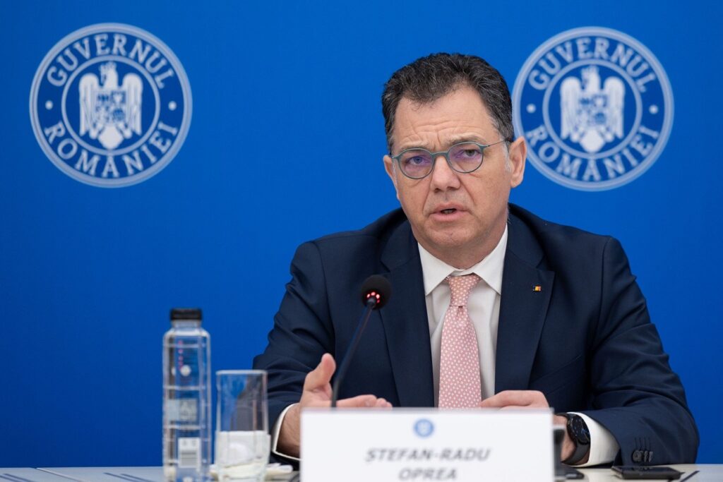 Control la contractele de armament prin SAFE. Ministrul Apărării arată spre Cancelaria lui Bolojan