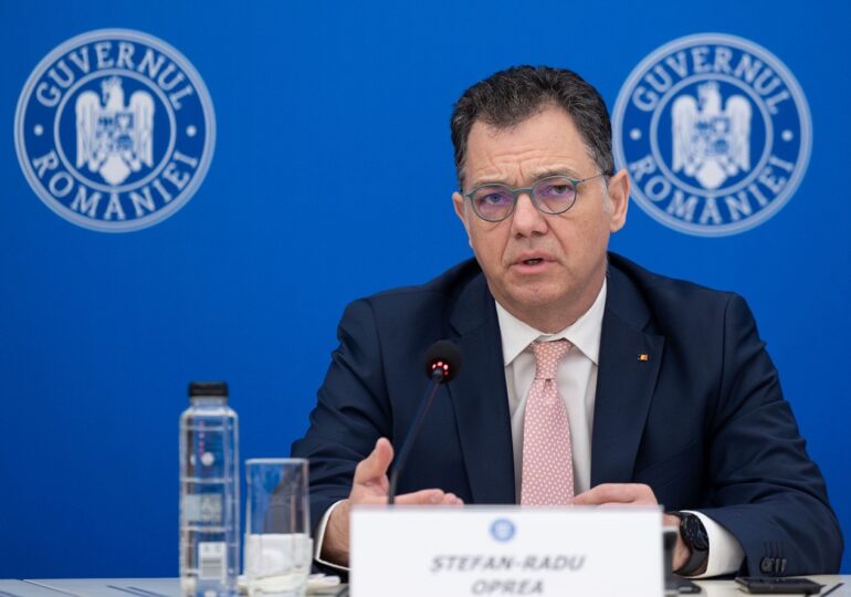 Scandal în Coaliție după avalanșa de CV-uri trimise la îndemnul ministrului Radu Miruță. Secretarul general al Guvernului zice că sunt de la USR