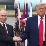 Trump-Putin în Alaska: Covorul roșu și soldații americani în genunchi au stârnit reacții puternice
