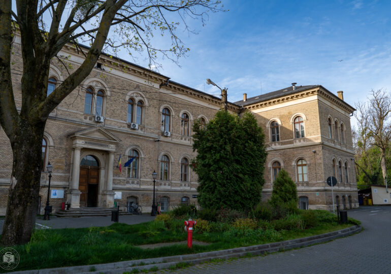 Bătălie dură pentru un loc la Medicină Dentară în limba franceză: aproape 13 candidați pe loc
