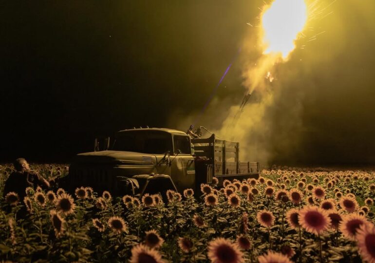 <span style="color:#990000;">Ziua 1278</span>: Atacuri masive de Ziua Independenței Ucrainei. Explozie lângă sediul FSB. În Rusia se vând tricouri cu poza lui Trump și Putin