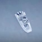 Momentul în care o barcă rusească de patrulare în Marea Neagră e nimicită cu o rachetă ghidată de laser (Video)