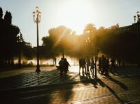 Vreme la extreme: furtuni și grindină, urmate de caniculă. Zonele cu cod galben și prognoza pentru București