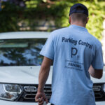 Parcările „albastre” din București: scrie 5 lei pe oră, dar mulți plătesc peste 6 lei. Unde ajunge diferența de bani
