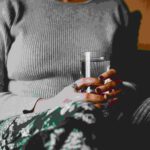 Nu bei suficientă apă? Ce se întâmplă dacă ești deshidratat și stresat