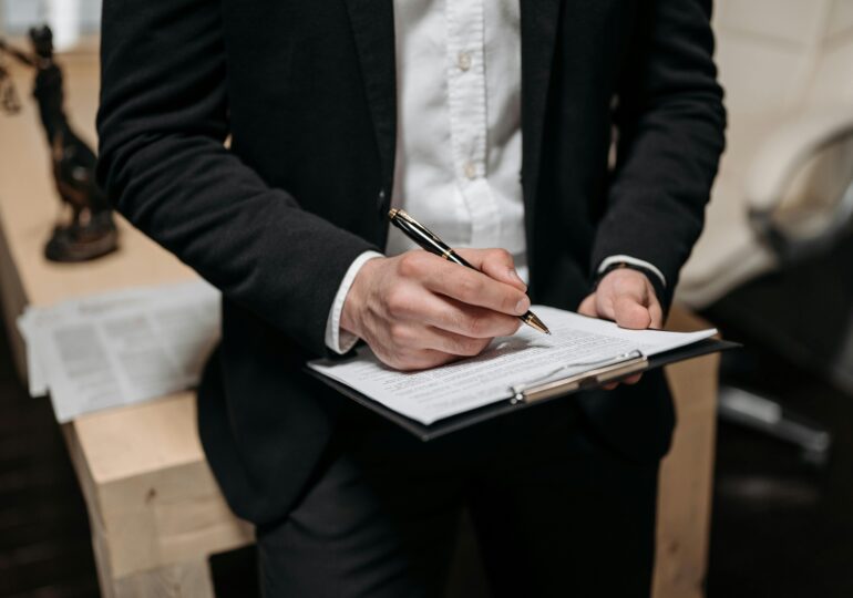Bătaie pe funcțiile de conducere din companiile de stat: Peste 600 de CV-uri primite în 24 de ore