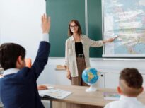 Țara Galilor, în alertă: Va fi depășită de România la performanța în educație, în cel mult 5 ani. Se solicită reforme urgente