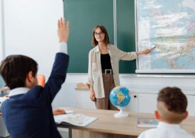 Țara Galilor, în alertă: Va fi depășită de România la performanța în educație, în cel mult 5 ani. Se solicită reforme urgente