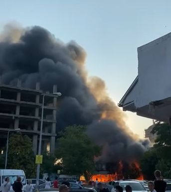 Flăcări uriașe în Mamaia. A ars fostul club Bellagio. Polițiștii au deschis dosar penal (Video)