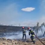 Incendiu la ieșirea din Craiova. Fum dens, mesaj RO-Alert transmis populației (Video)