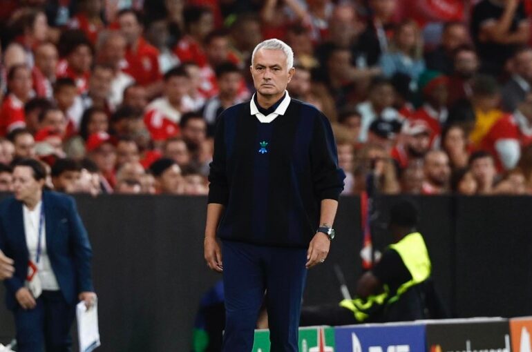 Jose Mourinho, demis de la Fenerbahce