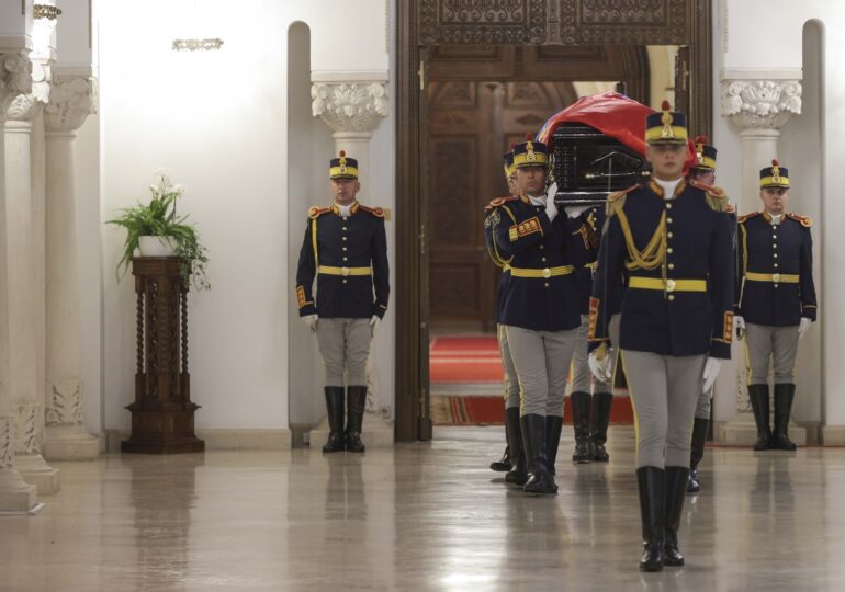 Ședința coaliției a fost anulată. PSD nu mai participă până când USR nu se maturizează. Funeraliile lui Iliescu, doar un pretext?